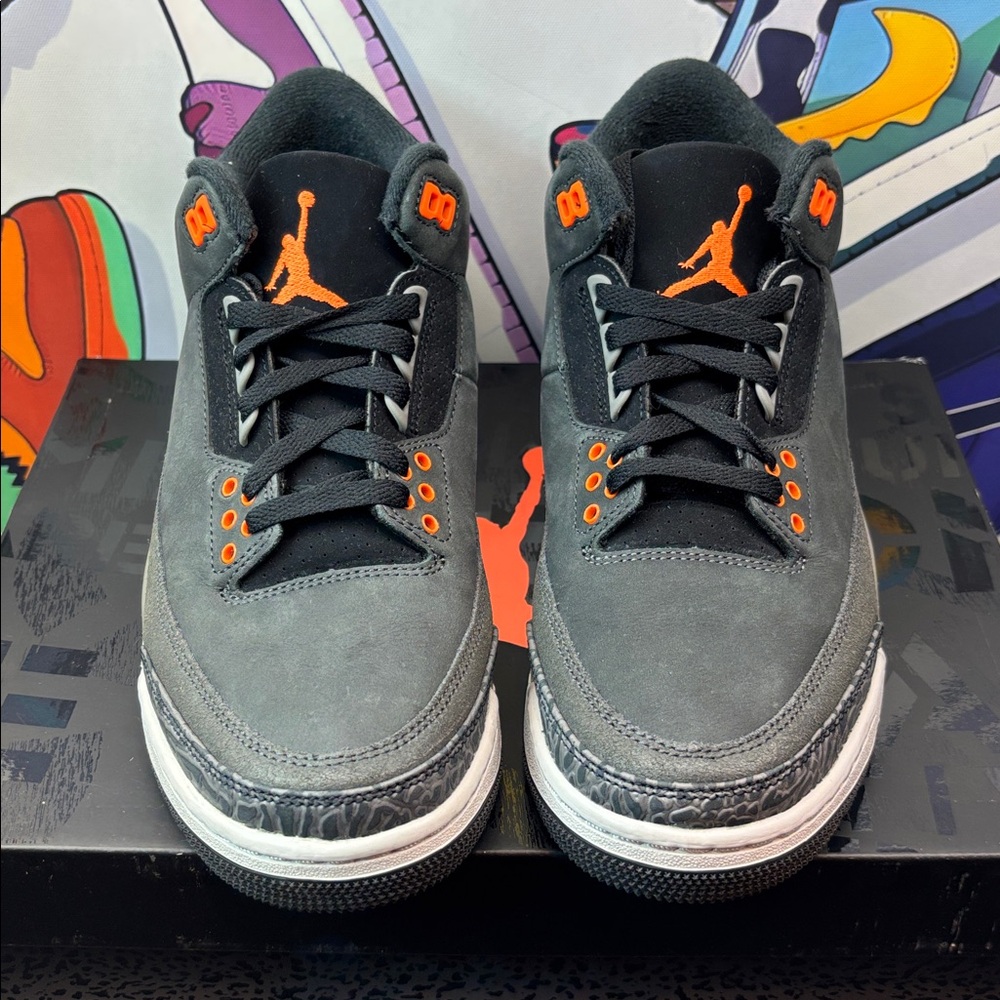 PRE-OWNED Air Jordan 3 Retro “Fear” 2023.